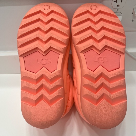 UGG CLASSIC MAXI SHORT SWEETHEART BOOTS - Picture 6 of 11